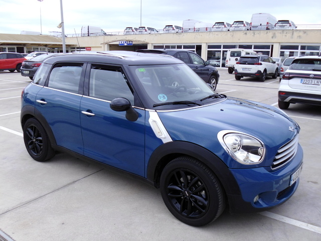 MINIMINI Countryman Cooper 90 kW (122 CV) Vehículo usado en Barcelona - 5