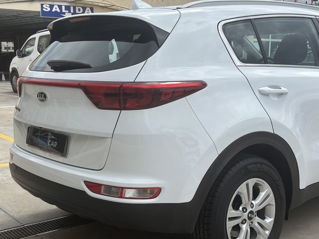 KiaSportage 1.6 GDi Drive 4x2 97 kW (132 CV) Vehículo usado en Barcelona - 13