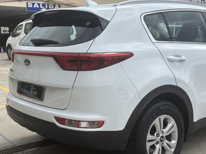 KiaSportage 1.6 GDi Drive 4x2 97 kW (132 CV) Vehículo usado en Barcelona - 13 KiaSportage 1.6 GDi Drive 4x2 97 kW (132 CV) Vehículo usado en Barcelona - 13