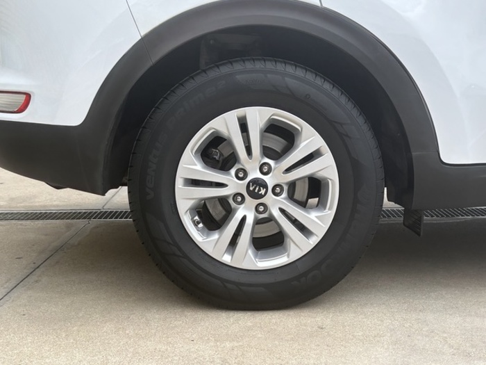 KiaSportage 1.6 GDi Drive 4x2 97 kW (132 CV) Vehículo usado en Barcelona - 15 KiaSportage 1.6 GDi Drive 4x2 97 kW (132 CV) Vehículo usado en Barcelona - 15