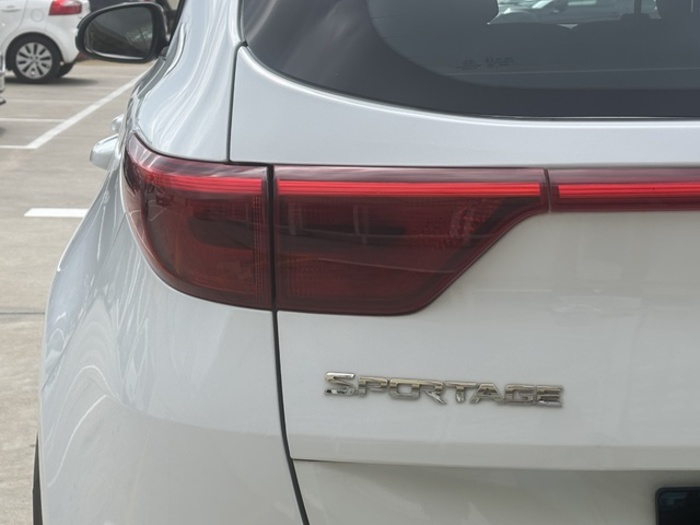 KiaSportage 1.6 GDi Drive 4x2 97 kW (132 CV) Vehículo usado en Barcelona - 21 KiaSportage 1.6 GDi Drive 4x2 97 kW (132 CV) Vehículo usado en Barcelona - 21