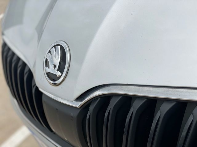 SkodaOctavia Combi 1.6 TDI Ambition 85 kW (115 CV) Vehículo usado en Barcelona - 8