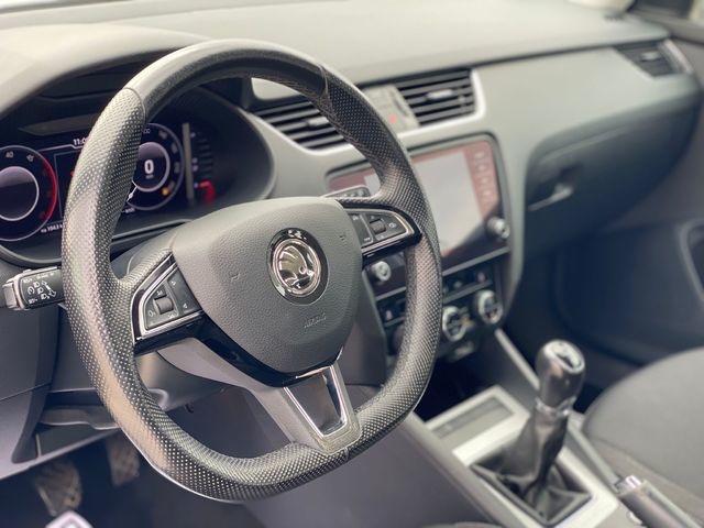 SkodaOctavia Combi 1.6 TDI Ambition 85 kW (115 CV) Vehículo usado en Barcelona - 16