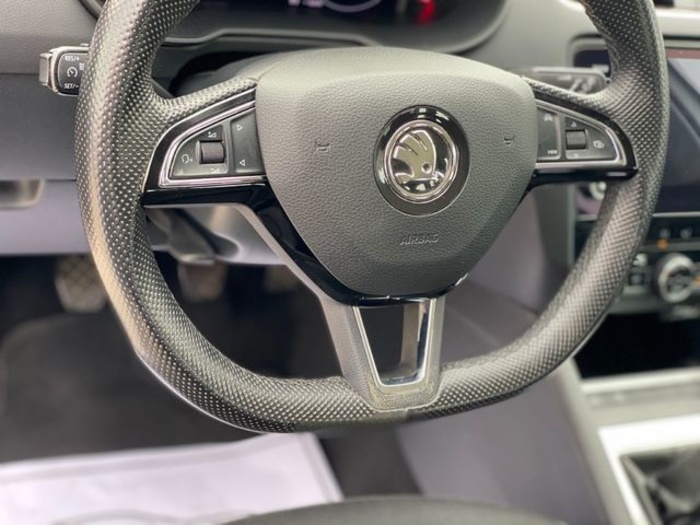 SkodaOctavia Combi 1.6 TDI Ambition 85 kW (115 CV) Vehículo usado en Barcelona - 17 SkodaOctavia Combi 1.6 TDI Ambition 85 kW (115 CV) Vehículo usado en Barcelona - 17