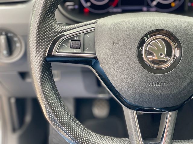 SkodaOctavia Combi 1.6 TDI Ambition 85 kW (115 CV) Vehículo usado en Barcelona - 18