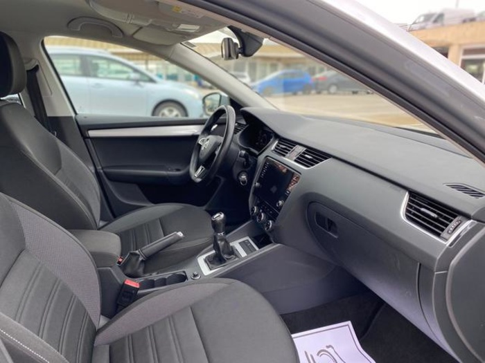 SkodaOctavia Combi 1.6 TDI Ambition 85 kW (115 CV) Vehículo usado en Barcelona - 38 SkodaOctavia Combi 1.6 TDI Ambition 85 kW (115 CV) Vehículo usado en Barcelona - 38