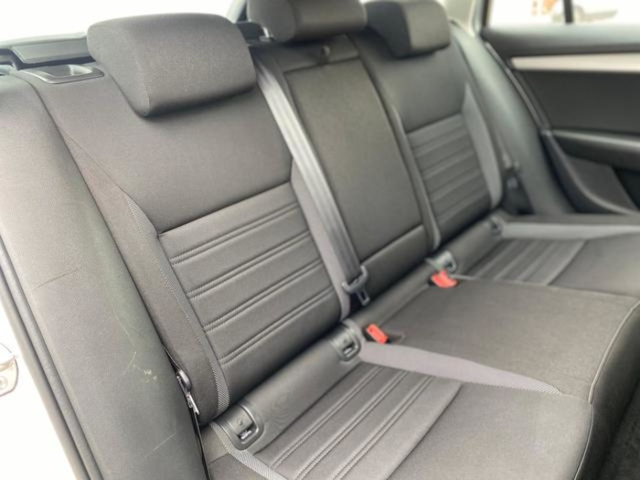 SkodaOctavia Combi 1.6 TDI Ambition 85 kW (115 CV) Vehículo usado en Barcelona - 40 SkodaOctavia Combi 1.6 TDI Ambition 85 kW (115 CV) Vehículo usado en Barcelona - 40