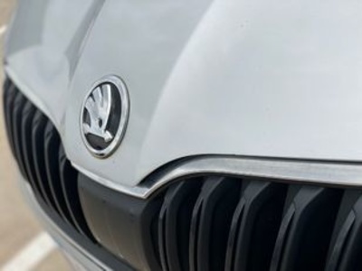 Skoda Octavia Combi 1.6 TDI Ambition 85 kW (115 CV) Skoda Octavia Combi 1.6 TDI Ambition 85 kW (115 CV)