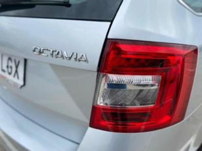 Skoda Octavia Combi 1.6 TDI Ambition 85 kW (115 CV) Skoda Octavia Combi 1.6 TDI Ambition 85 kW (115 CV)