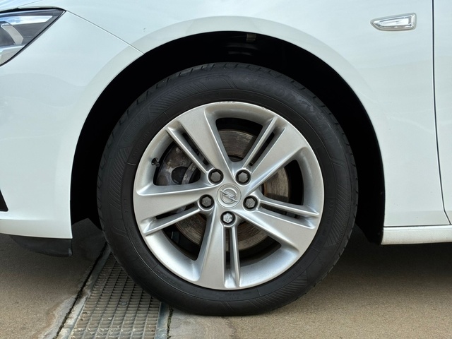 OpelInsignia Sports Tourer 1.5 D DVH Business Edition 90 kW (122 CV) Vehículo usado en Barcelona - 10