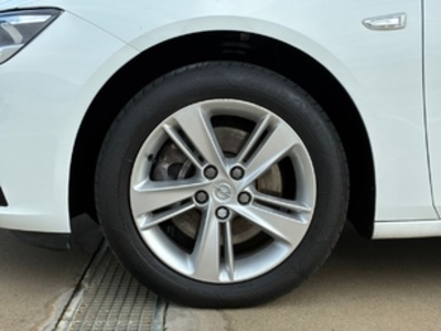 Opel Insignia Sports Tourer 1.5 D DVH Business Edition 90 kW (122 CV) Opel Insignia Sports Tourer 1.5 D DVH Business Edition 90 kW (122 CV)