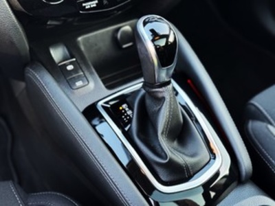 Nissan Qashqai DIG-T 160 N-Connecta 4x2 DCT 117 kW (160 CV) Nissan Qashqai DIG-T 160 N-Connecta 4x2 DCT 117 kW (160 CV)