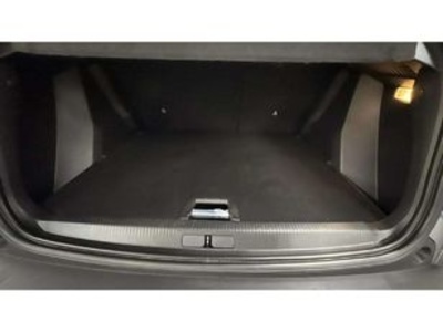 Peugeot 2008 PureTech 100 S&S Allure 75 kW (100 CV) Peugeot 2008 PureTech 100 S&S Allure 75 kW (100 CV)