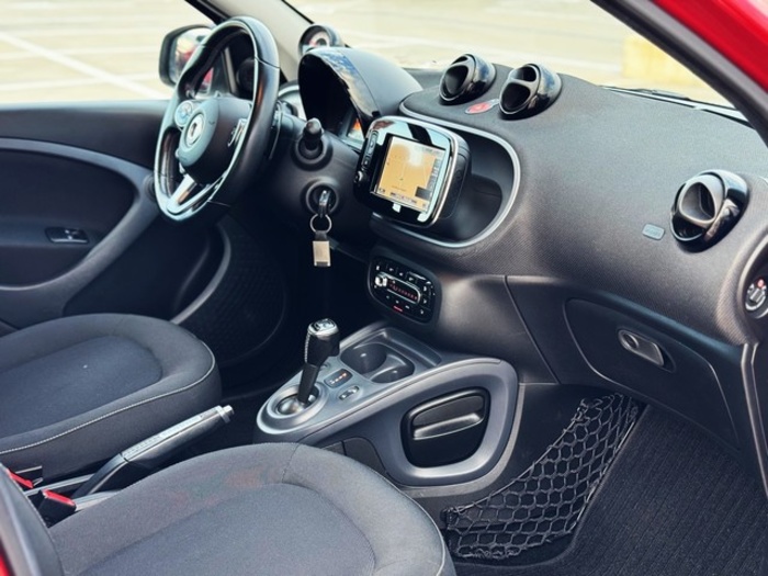 SmartForFour 0.9 S&S Passion 66 kW (90 CV) Vehículo usado en Barcelona - 32 SmartForFour 0.9 S&S Passion 66 kW (90 CV) Vehículo usado en Barcelona - 32