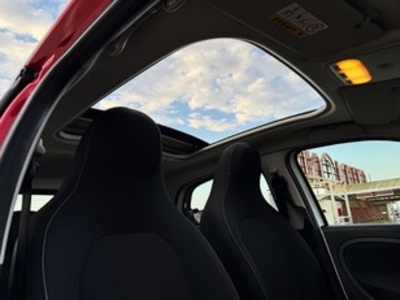 Smart ForFour 0.9 S&S Passion 66 kW (90 CV) Smart ForFour 0.9 S&S Passion 66 kW (90 CV)
