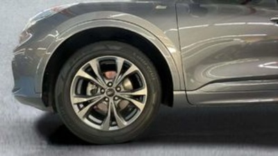 Ford Kuga 1.5 EcoBoost S&S Titanium 4x2 110 kW (150 CV) Ford Kuga 1.5 EcoBoost S&S Titanium 4x2 110 kW (150 CV)