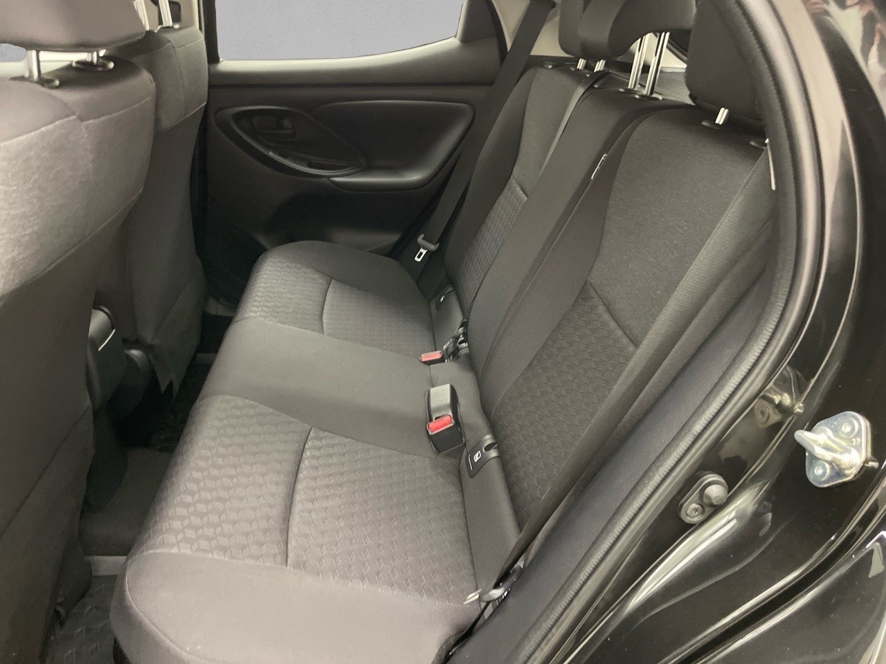 Toyota Yaris 120H Business Plus 85 kW (116 CV) - 9