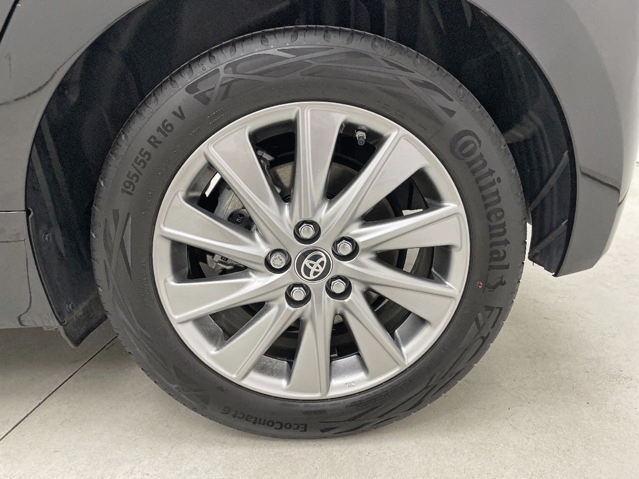 Toyota Yaris 120H Business Plus 85 kW (116 CV) - 10