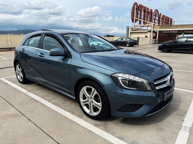 Mercedes-BenzClase A 180 CDI Urban 80 kW (109 CV) Vehículo usado en Barcelona - 1