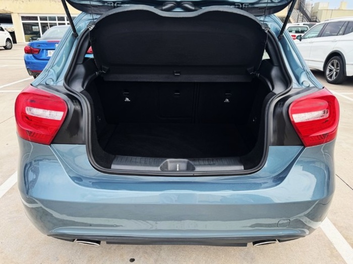 Mercedes-BenzClase A 180 CDI Urban 80 kW (109 CV) Vehículo usado en Barcelona - 23 Mercedes-BenzClase A 180 CDI Urban 80 kW (109 CV) Vehículo usado en Barcelona - 23