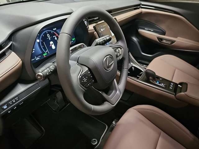 Lexus LBX 1.5 HEV Elegant Plus 100 kW (136 CV) Vehículo usado en Madrid - 10