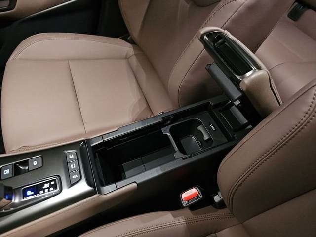 Lexus LBX 1.5 HEV Elegant Plus 100 kW (136 CV) Vehículo usado en Madrid - 32