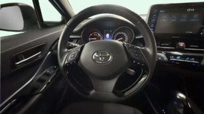 Toyota C-HR 1.8 125H Active 90 kW (122 CV) Toyota C-HR 1.8 125H Active 90 kW (122 CV)