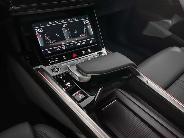 Audi Q8 e-tron S line 55 114kWh quattro 300 kW (408 CV) Vehículo usado en Las Palmas - 8 Audi Q8 e-tron S line 55 114kWh quattro 300 kW (408 CV) Vehículo usado en Las Palmas - 8