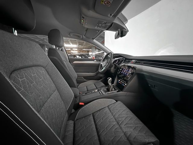 Volkswagen Passat Variant Connect 2.0 TDI 110 kW (150 CV) Vehículo usado en Las Palmas - 10