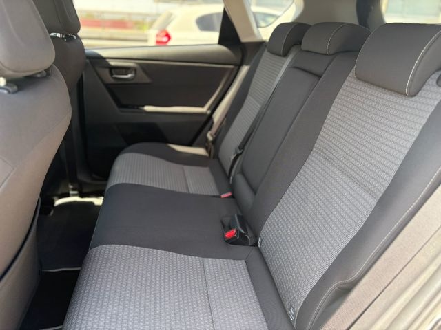 ToyotaAuris 140H Hybrid Feel! Edition 100 kW (136 CV) Vehículo usado en Barcelona - 10