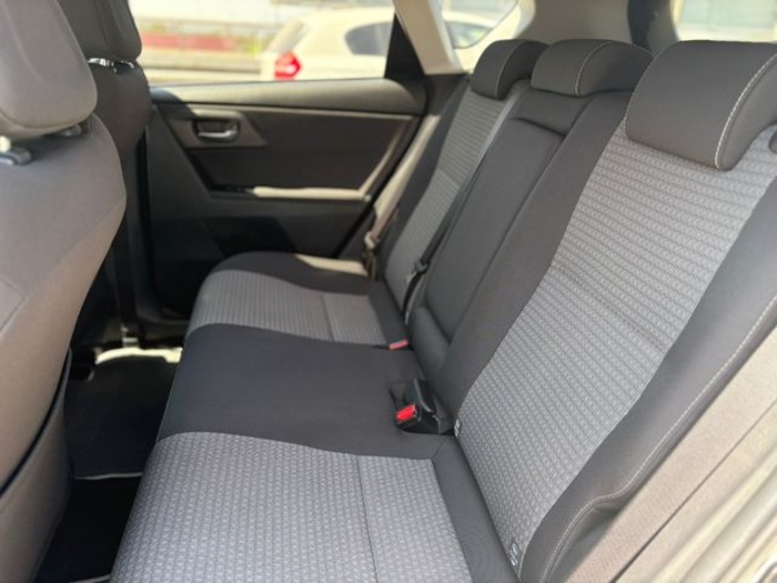 ToyotaAuris 140H Hybrid Feel! Edition 100 kW (136 CV) Vehículo usado en Barcelona - 10 ToyotaAuris 140H Hybrid Feel! Edition 100 kW (136 CV) Vehículo usado en Barcelona - 10