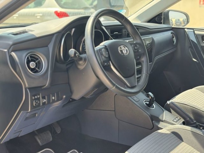 ToyotaAuris 140H Hybrid Feel! Edition 100 kW (136 CV) Vehículo usado en Barcelona - 11 ToyotaAuris 140H Hybrid Feel! Edition 100 kW (136 CV) Vehículo usado en Barcelona - 11