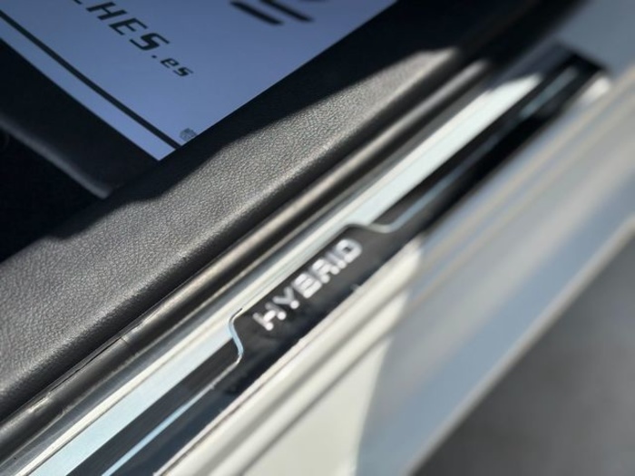 ToyotaAuris 140H Hybrid Feel! Edition 100 kW (136 CV) Vehículo usado en Barcelona - 16 ToyotaAuris 140H Hybrid Feel! Edition 100 kW (136 CV) Vehículo usado en Barcelona - 16