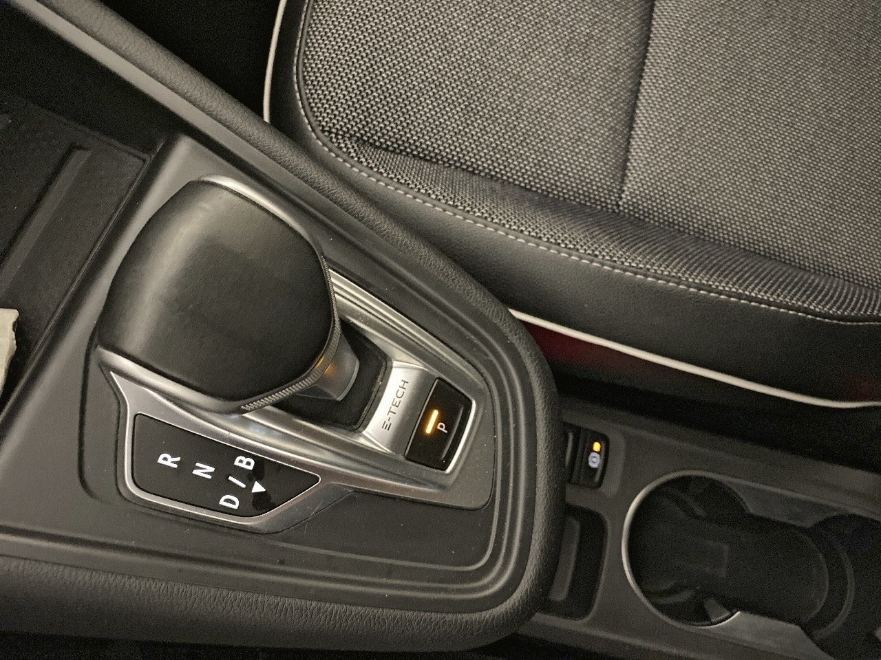 Renault Captur Zen E-TECH Híbrido enchufable 118 kW (160 CV) - 7