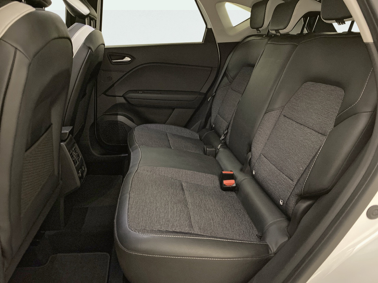 Renault Captur Zen E-TECH Híbrido enchufable 118 kW (160 CV) - 9