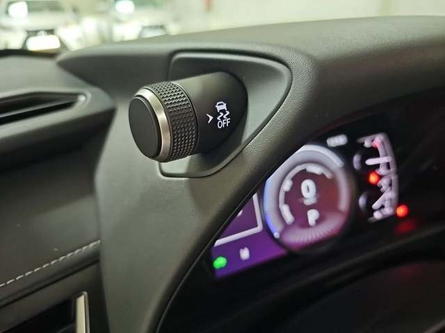 Lexus UX 250h Business 2WD 135 kW (184 CV) Vehículo usado en Madrid - 19 Lexus UX 250h Business 2WD 135 kW (184 CV) Vehículo usado en Madrid - 19