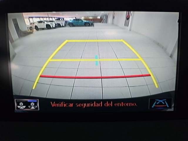 Lexus UX 250h Business 2WD 135 kW (184 CV) Vehículo usado en Madrid - 24