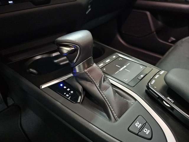Lexus UX 250h Business 2WD 135 kW (184 CV) Vehículo usado en Madrid - 27 Lexus UX 250h Business 2WD 135 kW (184 CV) Vehículo usado en Madrid - 27