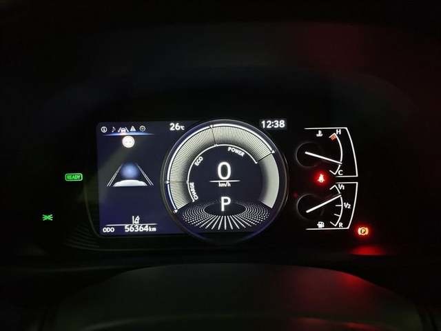 Lexus UX 250h Business 2WD 135 kW (184 CV) Vehículo usado en Madrid - 31