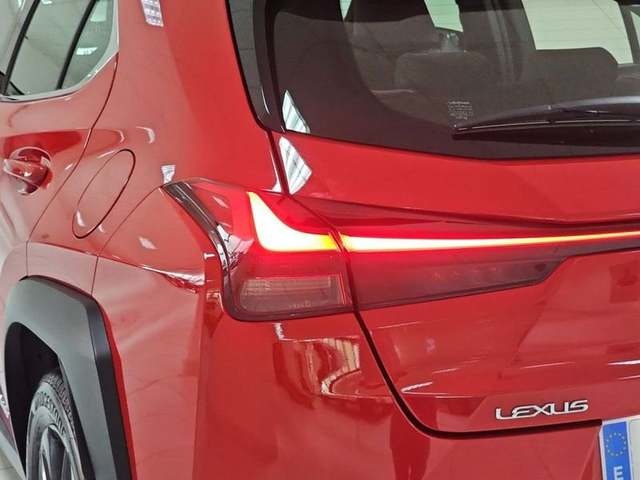 Lexus UX 250h Business 2WD 135 kW (184 CV) Vehículo usado en Madrid - 39 Lexus UX 250h Business 2WD 135 kW (184 CV) Vehículo usado en Madrid - 39
