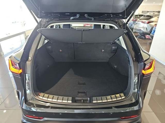 Lexus NX 350h Business City 2WD 178 kW (242 CV) Vehículo usado en Madrid - 37 Lexus NX 350h Business City 2WD 178 kW (242 CV) Vehículo usado en Madrid - 37