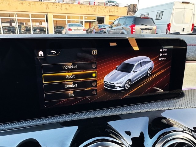 Mercedes-BenzCLA Shooting Brake 180 100 kW (136 CV) Vehículo usado en Barcelona - 27