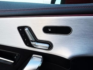 Mercedes-Benz CLA Shooting Brake 180 100 kW (136 CV)