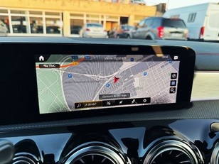 Mercedes-Benz CLA Shooting Brake 180 100 kW (136 CV)