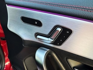 Mercedes-Benz CLA Shooting Brake 180 100 kW (136 CV)