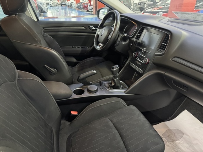 RenaultMegane Business TCe 85 kW (115 CV) GPF Vehículo usado en Barcelona - 3 RenaultMegane Business TCe 85 kW (115 CV) GPF Vehículo usado en Barcelona - 3