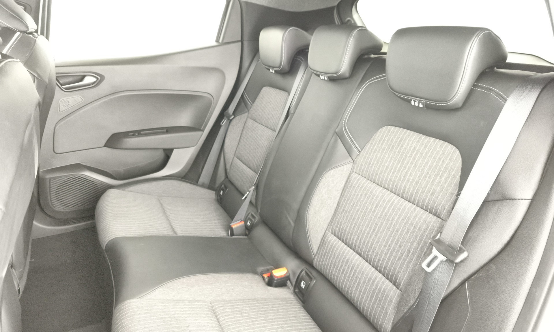 Renault Clio Techno TCe 103 kW (140 CV) - 13