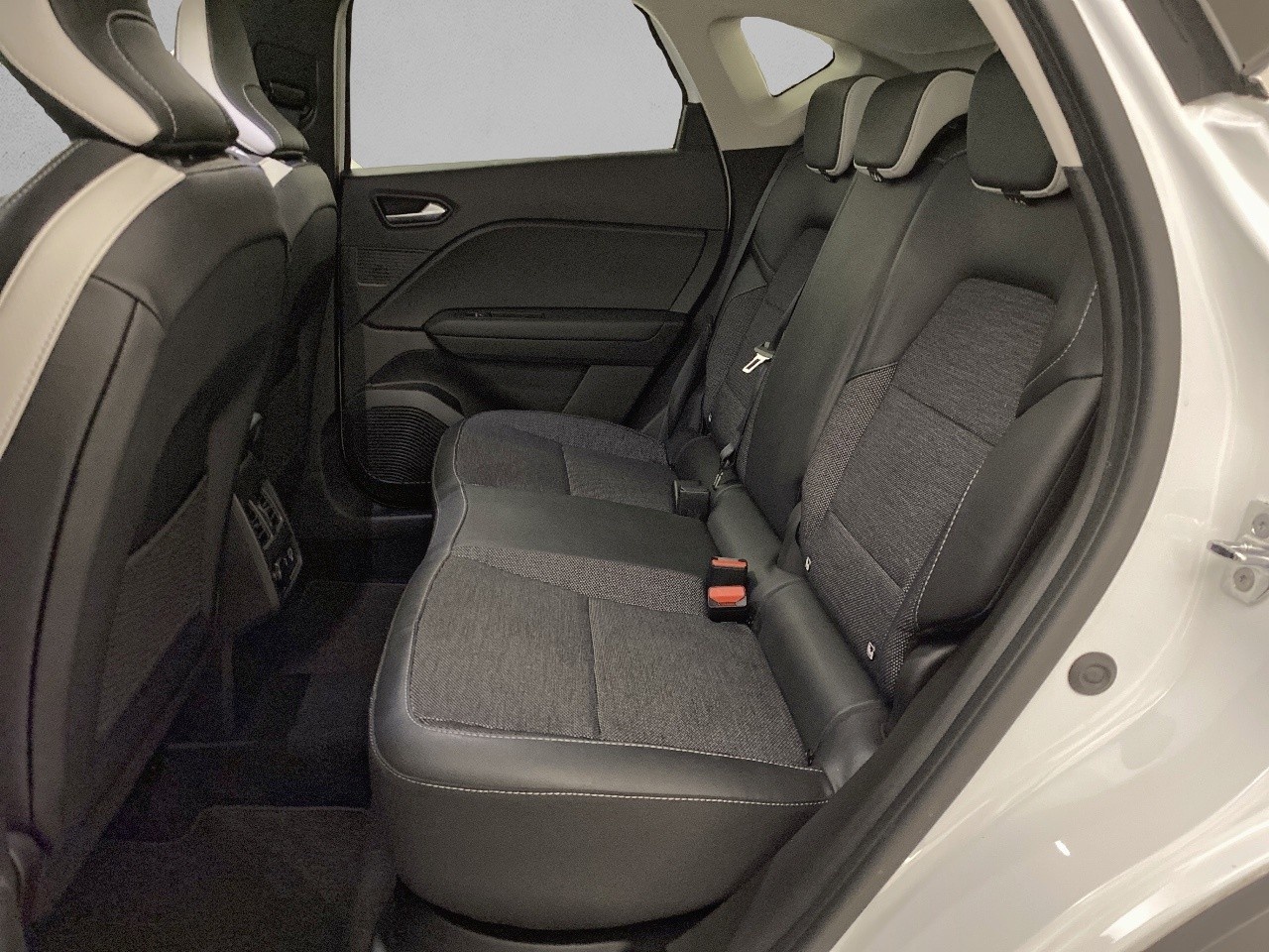 Renault Captur Zen E-TECH Híbrido enchufable 118 kW (160 CV) - 9