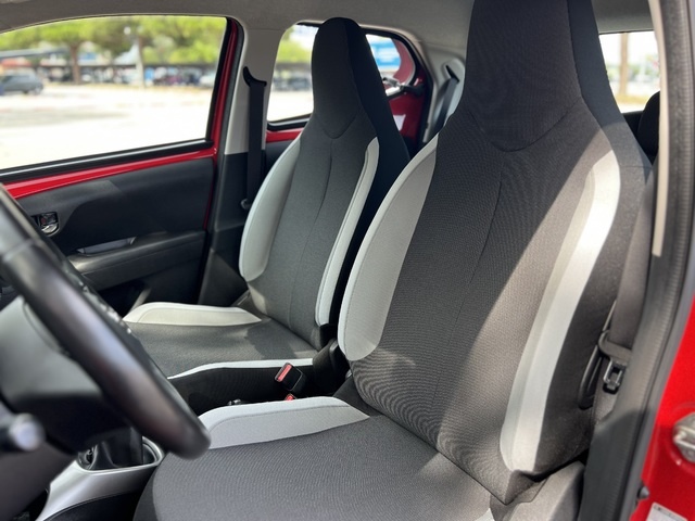 ToyotaAygo 1.0 70 x-play 51 kW (69 CV) Vehículo usado en Barcelona - 15 ToyotaAygo 1.0 70 x-play 51 kW (69 CV) Vehículo usado en Barcelona - 15