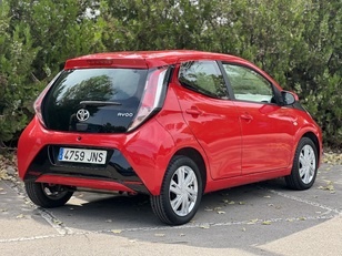 Toyota Aygo 1.0 70 x-play 51 kW (69 CV)